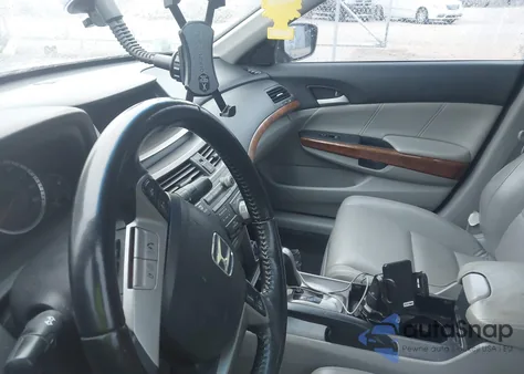 2011 Honda Accord 2.4 Ex-L from USA, damaged, VIN 1HGCP2F82BA039205